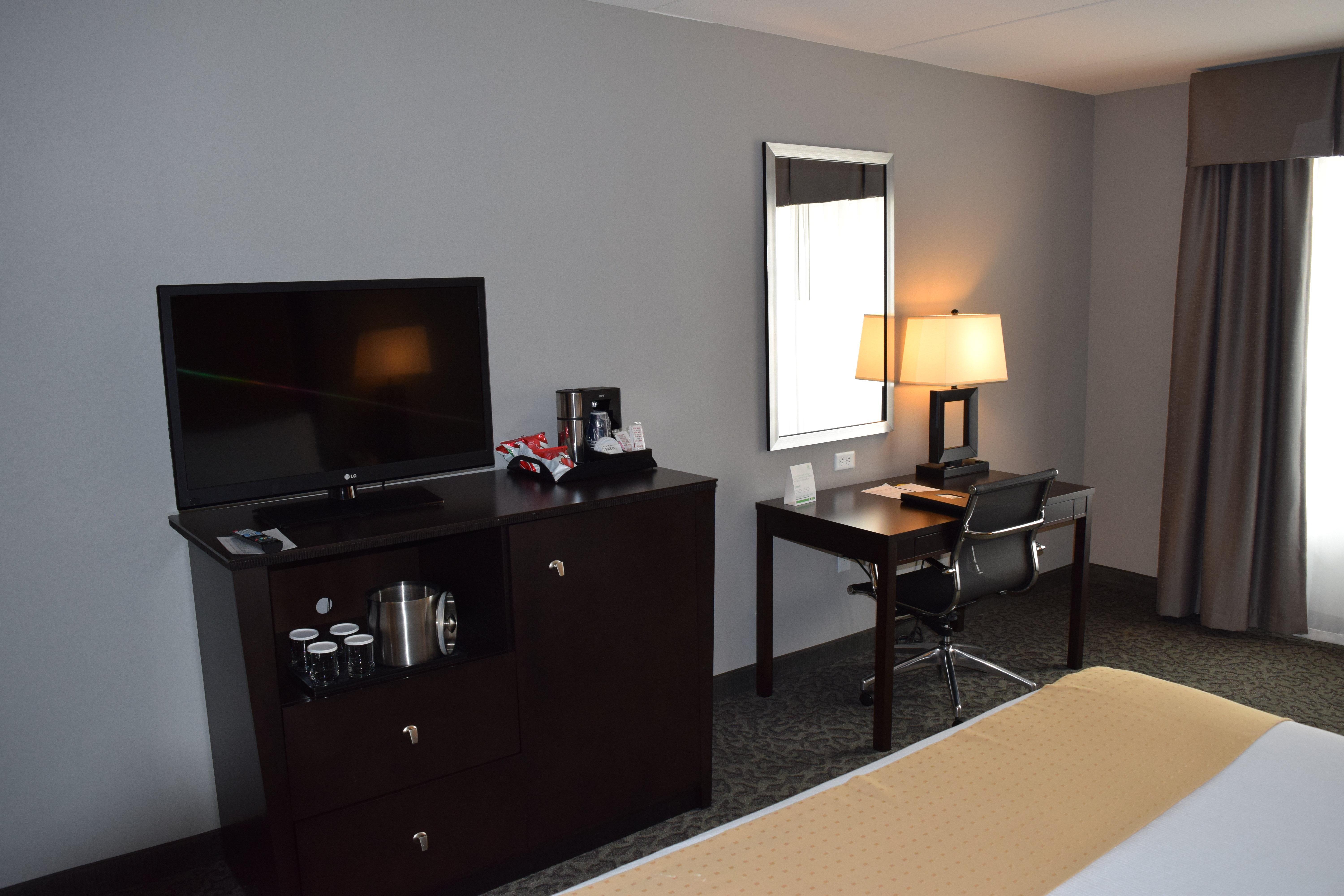 Holiday Inn And Suites East Peoria By Ihg Exterior foto