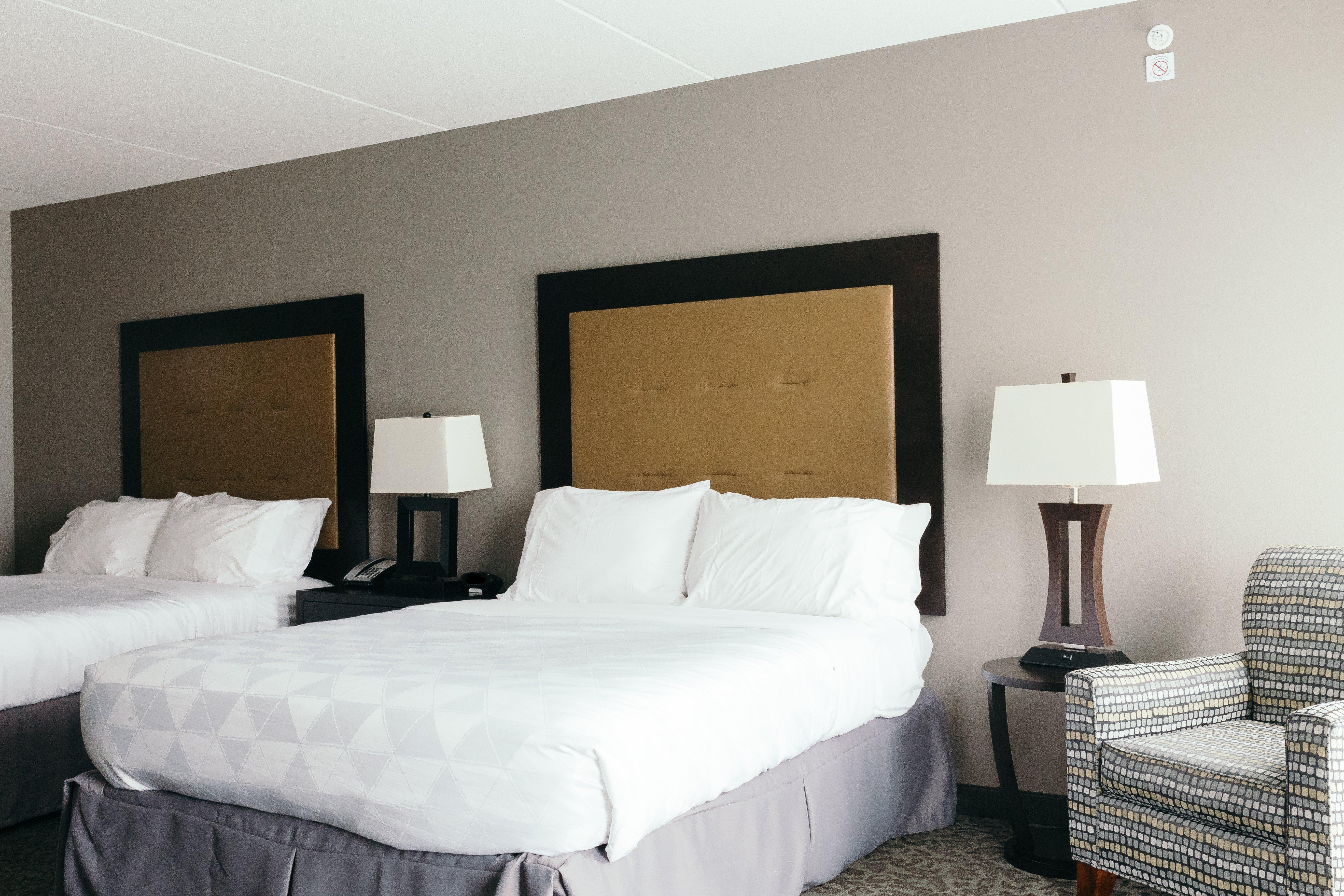 Holiday Inn And Suites East Peoria By Ihg Exterior foto