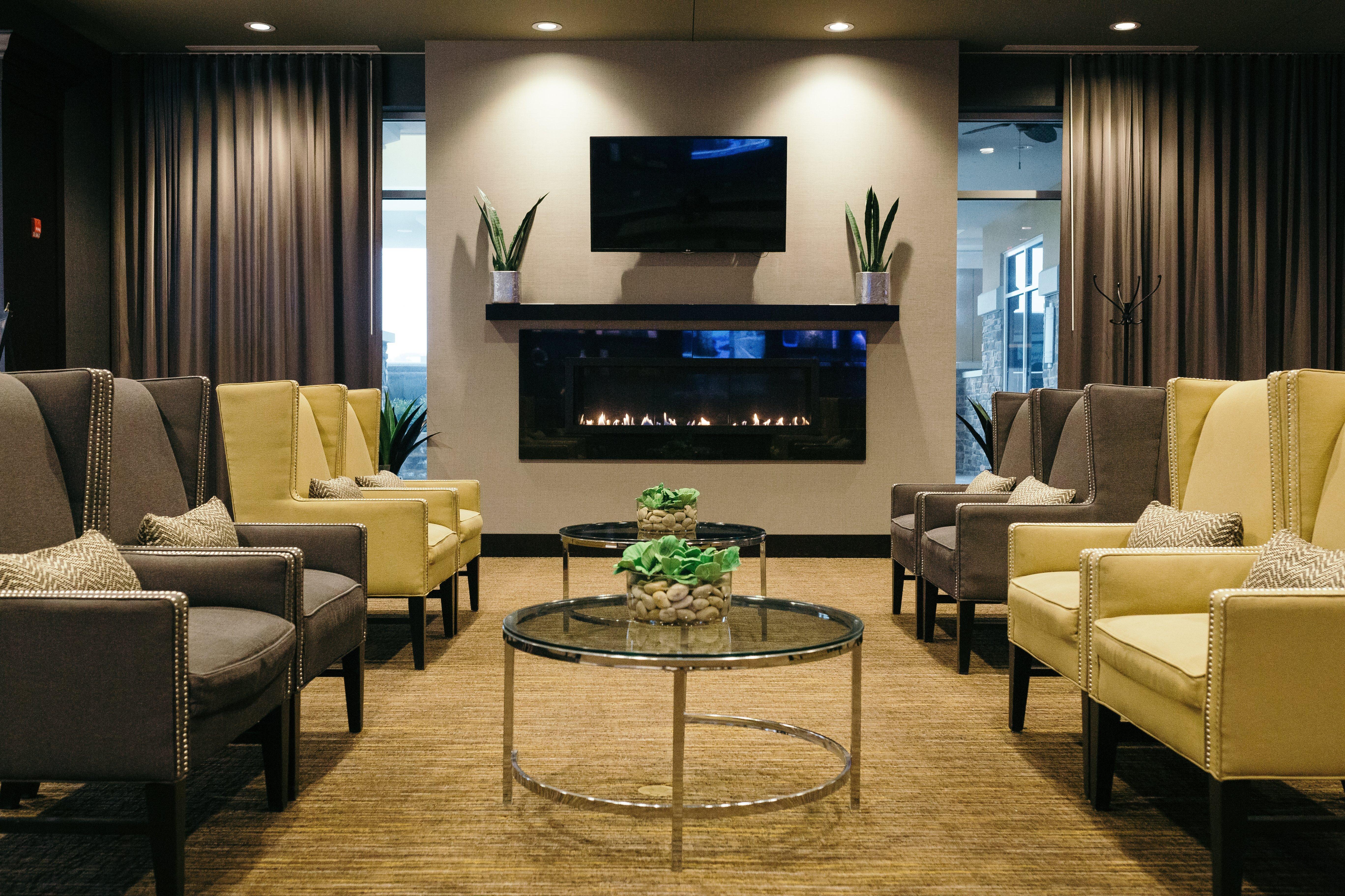 Holiday Inn And Suites East Peoria By Ihg Exterior foto